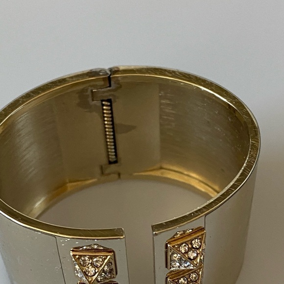 3 Victoria’s Secret Cuff Bracelet Hinged Gold Tone - Picture 10 of 10